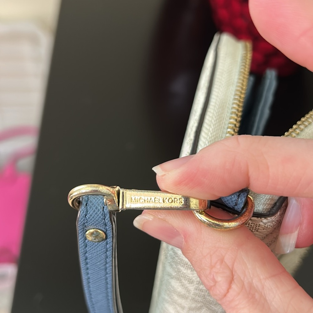 MICHAEL Michael Kors Illustrations Fly Away Travel Continental Wallet - Picture 11 of 16